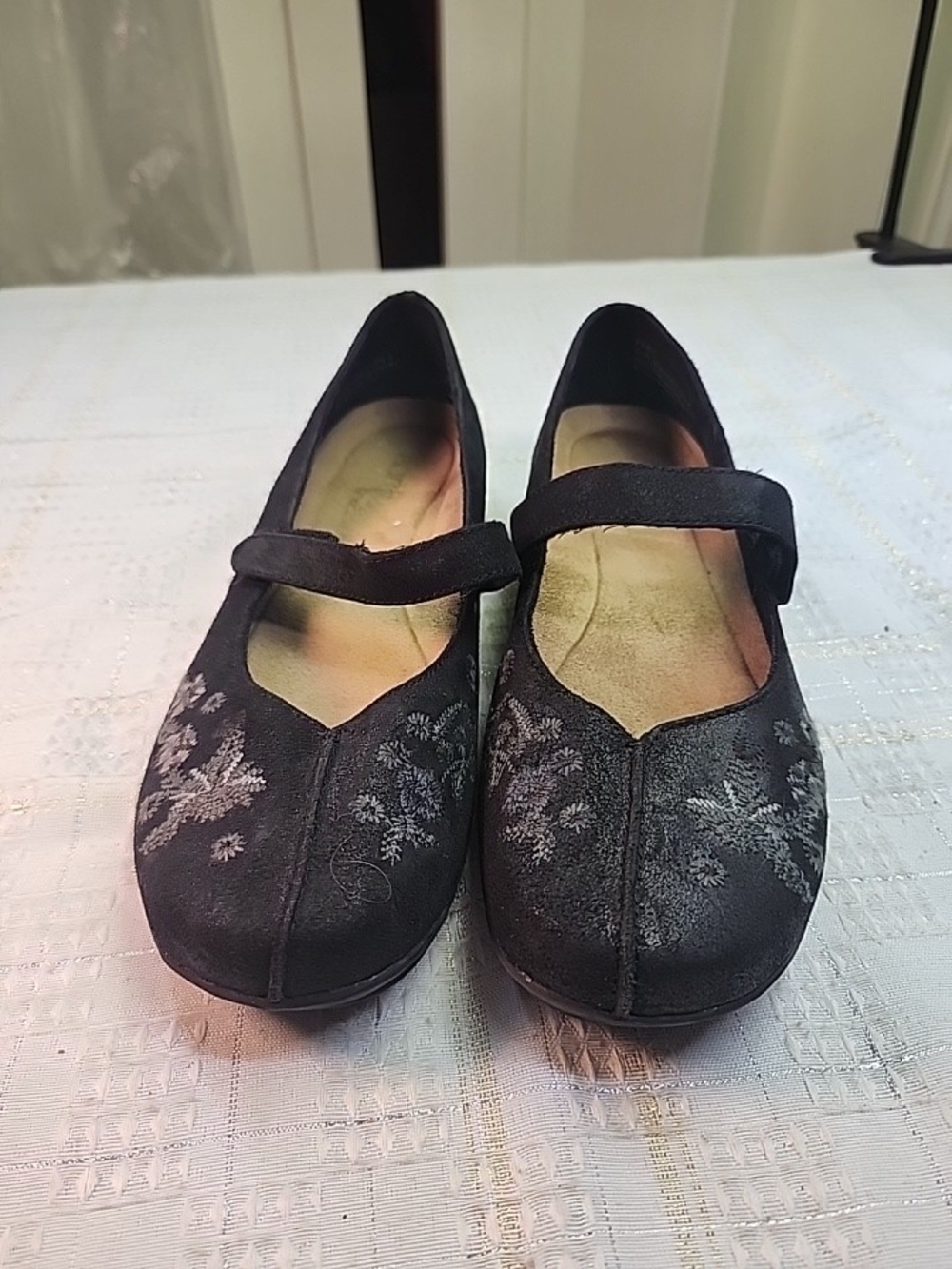 Earth Origins Black Floral Mary Jane Flats